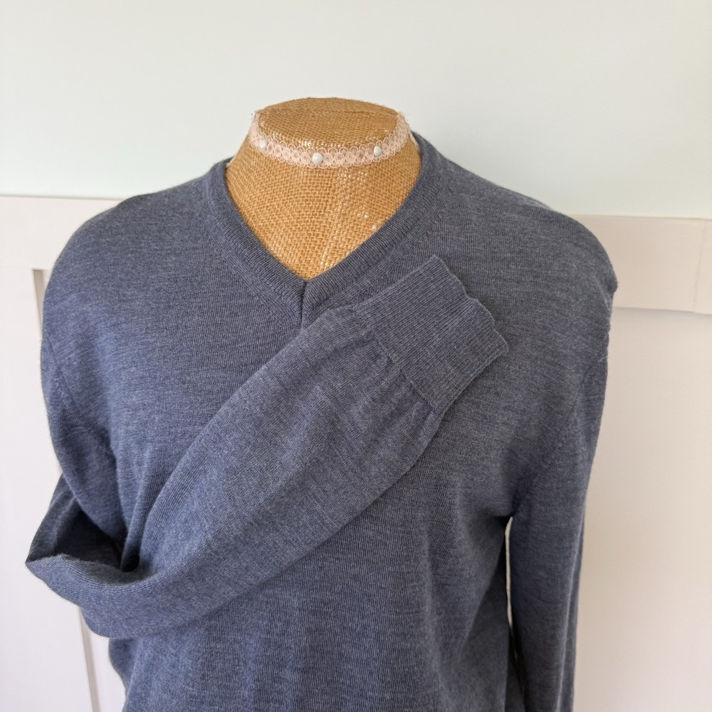 Tahari Merino Wool Sweater Mens MED Blue Preppy V-Neck Pullover Made In Italy - Picture 2 of 8